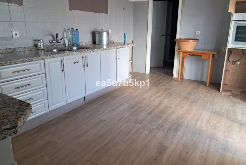 R5208004-Villa-For-Sale-Estepona-Detached-5-Beds-220-Built-16