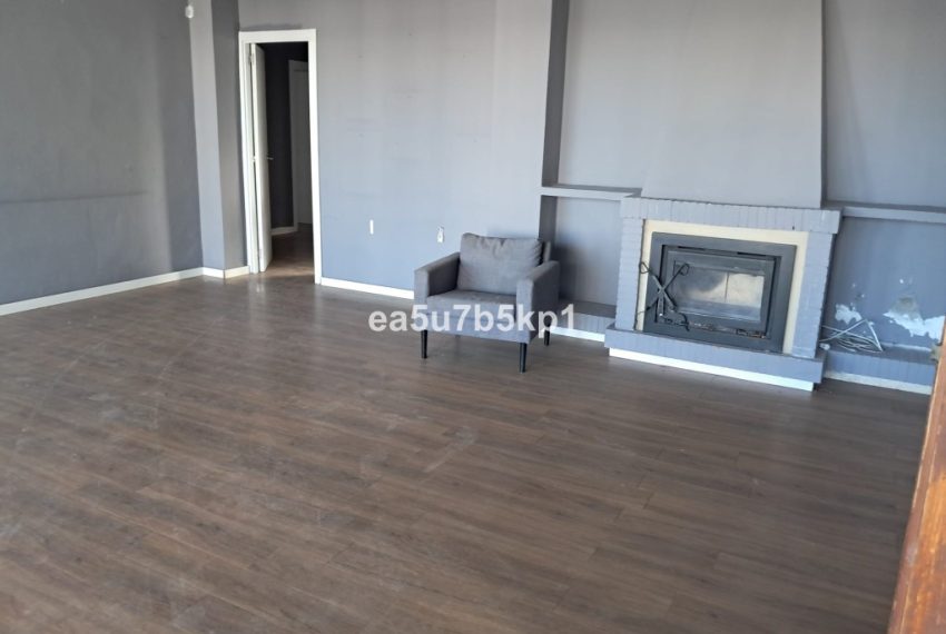 R5208004-Villa-For-Sale-Estepona-Detached-5-Beds-220-Built-17