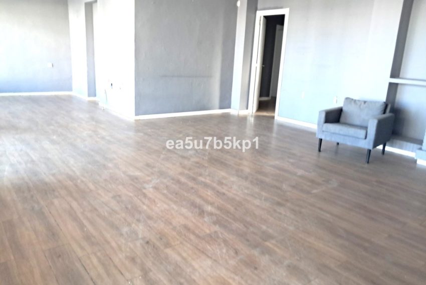 R5208004-Villa-For-Sale-Estepona-Detached-5-Beds-220-Built-5