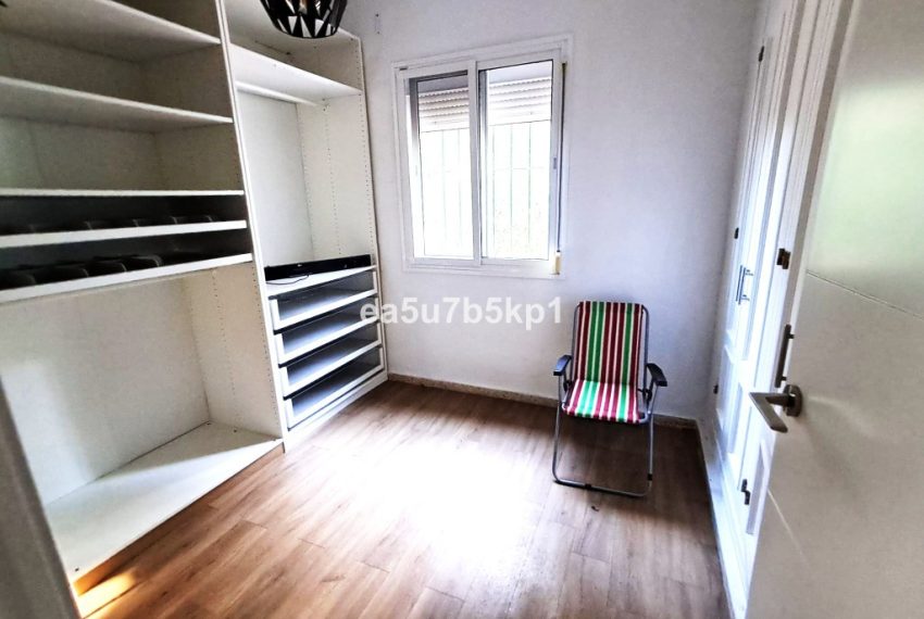 R5208004-Villa-For-Sale-Estepona-Detached-5-Beds-220-Built-7