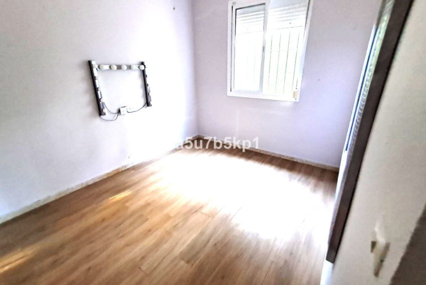 R5208004-Villa-For-Sale-Estepona-Detached-5-Beds-220-Built-8