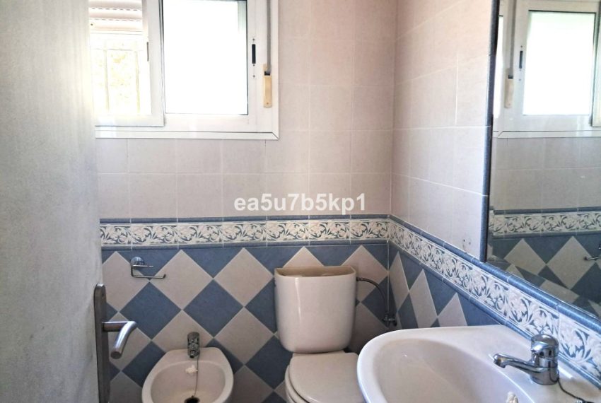 R5208004-Villa-For-Sale-Estepona-Detached-5-Beds-220-Built-9