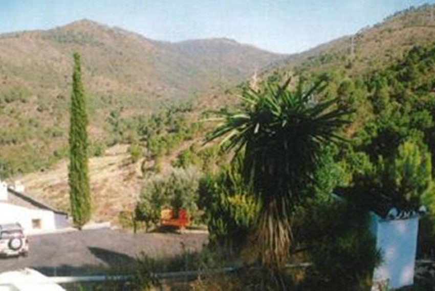 R5208115-Villa-For-Sale-Estepona-Finca-4-Beds-1500-Built-6