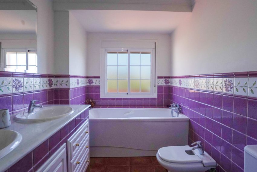 R5209510-Villa-For-Sale-Nueva-Andalucia-Detached-4-Beds-178-Built-10