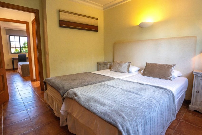 R5209510-Villa-For-Sale-Nueva-Andalucia-Detached-4-Beds-178-Built-13