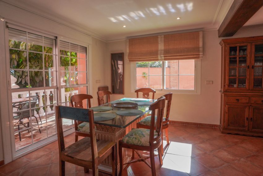 R5209510-Villa-For-Sale-Nueva-Andalucia-Detached-4-Beds-178-Built-4