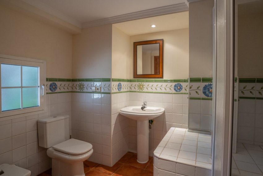 R5209510-Villa-For-Sale-Nueva-Andalucia-Detached-4-Beds-178-Built-6