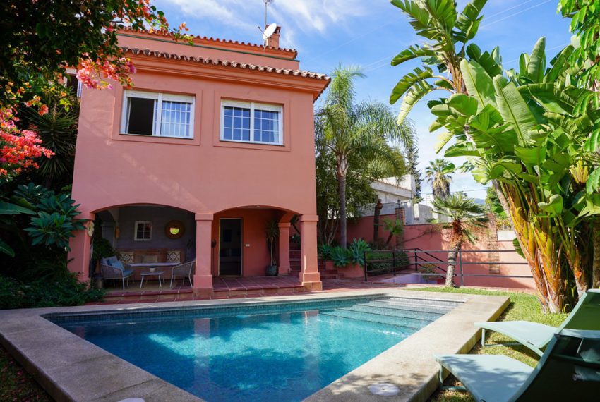 R5209510-Villa-For-Sale-Nueva-Andalucia-Detached-4-Beds-178-Built