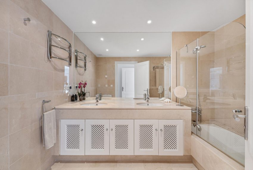 R5209558-Apartment-For-Sale-Nueva-Andalucia-Penthouse-Duplex-3-Beds-320-Built-14