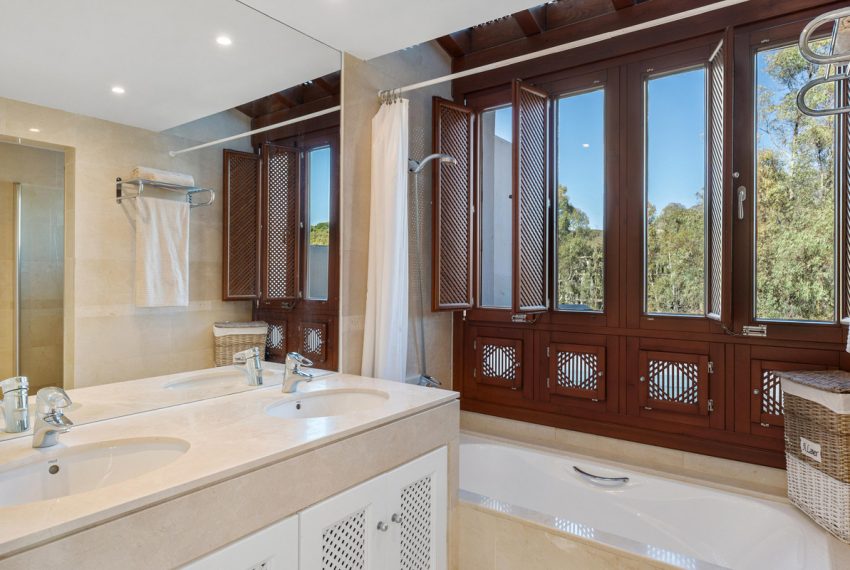 R5209558-Apartment-For-Sale-Nueva-Andalucia-Penthouse-Duplex-3-Beds-320-Built-17