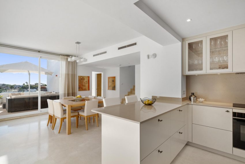 R5209558-Apartment-For-Sale-Nueva-Andalucia-Penthouse-Duplex-3-Beds-320-Built-4