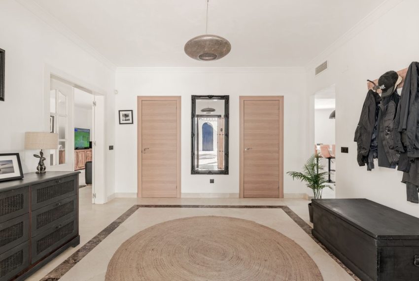 R5210131-Villa-For-Sale-El-Paraiso-Detached-4-Beds-341-Built-7