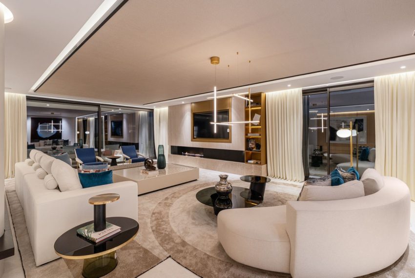 R5210308-Villa-For-Sale-The-Golden-Mile-Detached-5-Beds-799-Built-4