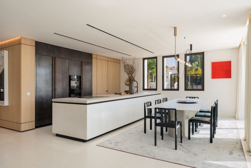 R5210308-Villa-For-Sale-The-Golden-Mile-Detached-5-Beds-799-Built-6