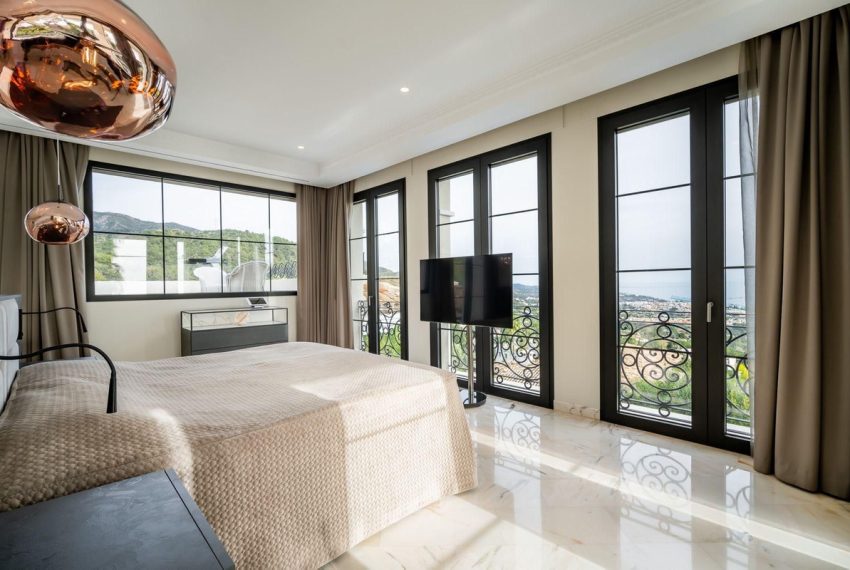 R5210887-Villa-For-Sale-Sierra-Blanca-Detached-6-Beds-975-Built-10