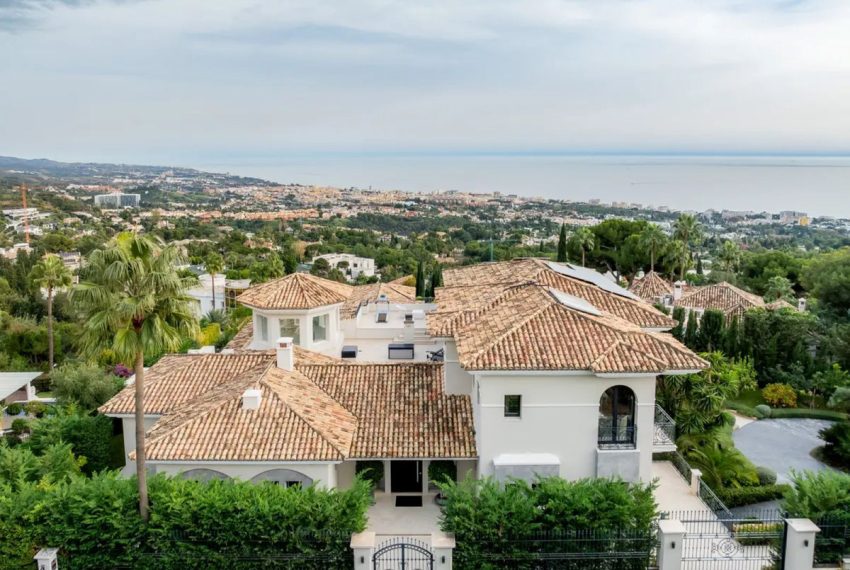 R5210887-Villa-For-Sale-Sierra-Blanca-Detached-6-Beds-975-Built-2