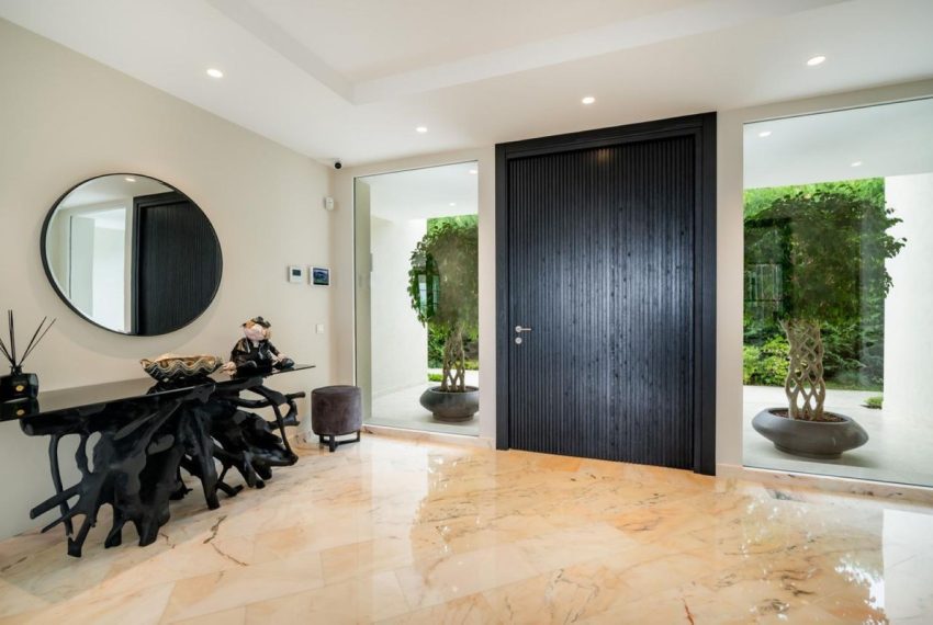 R5210887-Villa-For-Sale-Sierra-Blanca-Detached-6-Beds-975-Built-3