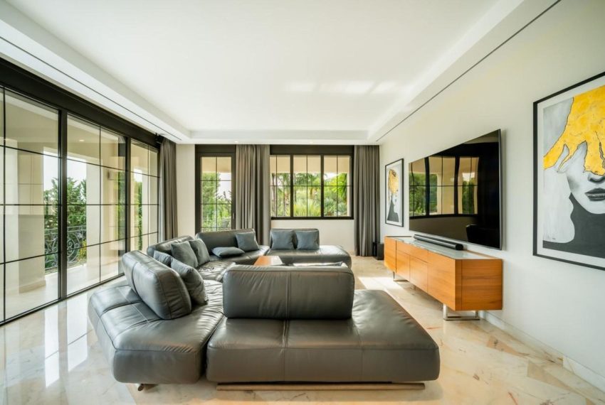 R5210887-Villa-For-Sale-Sierra-Blanca-Detached-6-Beds-975-Built-4