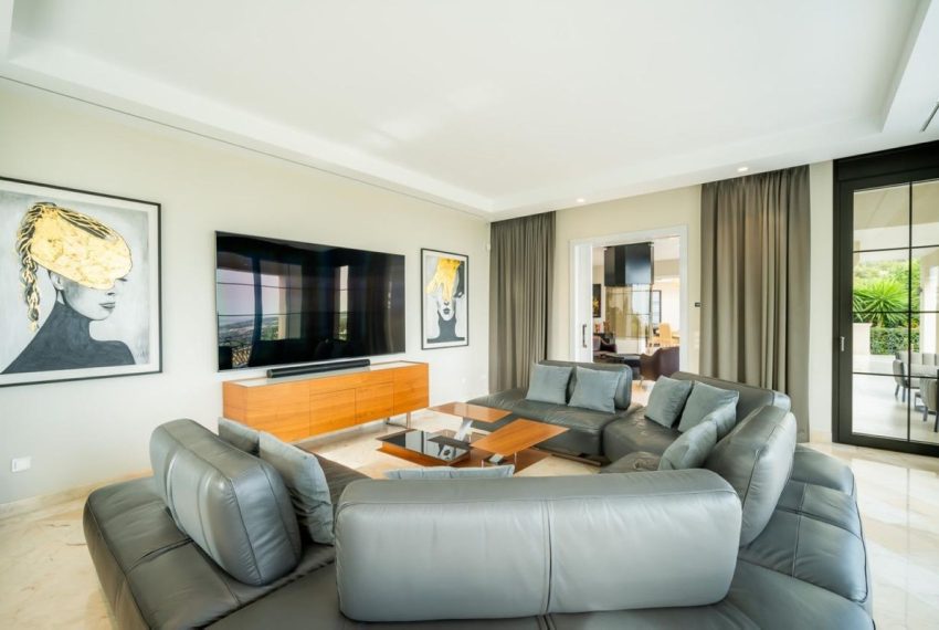 R5210887-Villa-For-Sale-Sierra-Blanca-Detached-6-Beds-975-Built-5