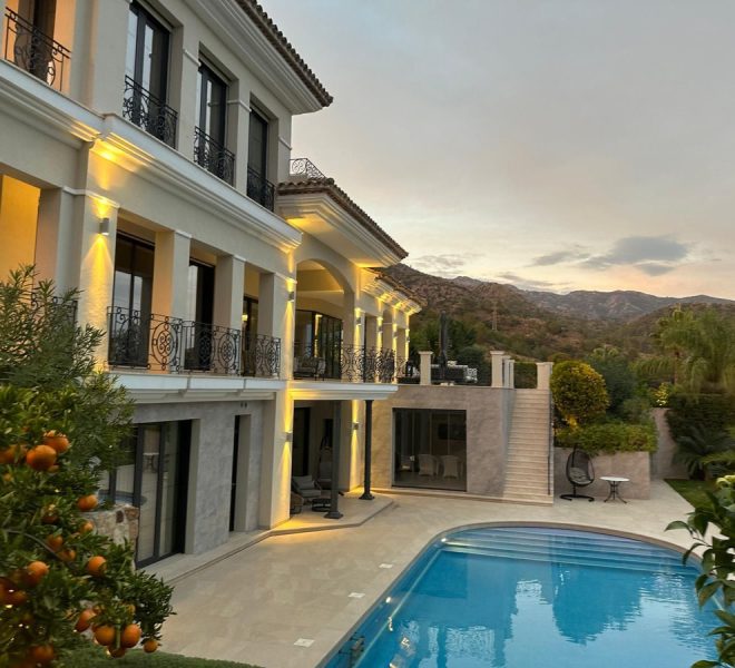 R5210887-Image 1-Detached - 6 Beds - 975 Built