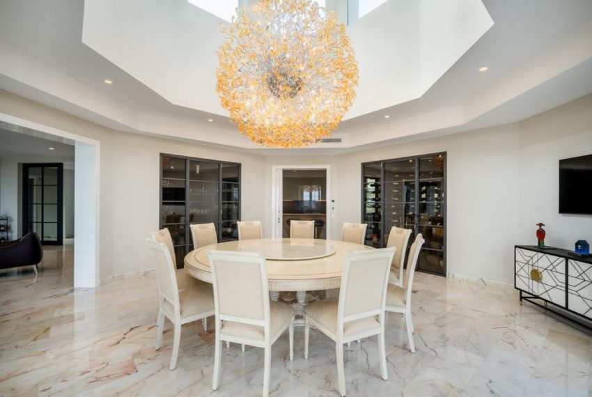 R5210887-Villa-For-Sale-Sierra-Blanca-Detached-6-Beds-975-Built-7