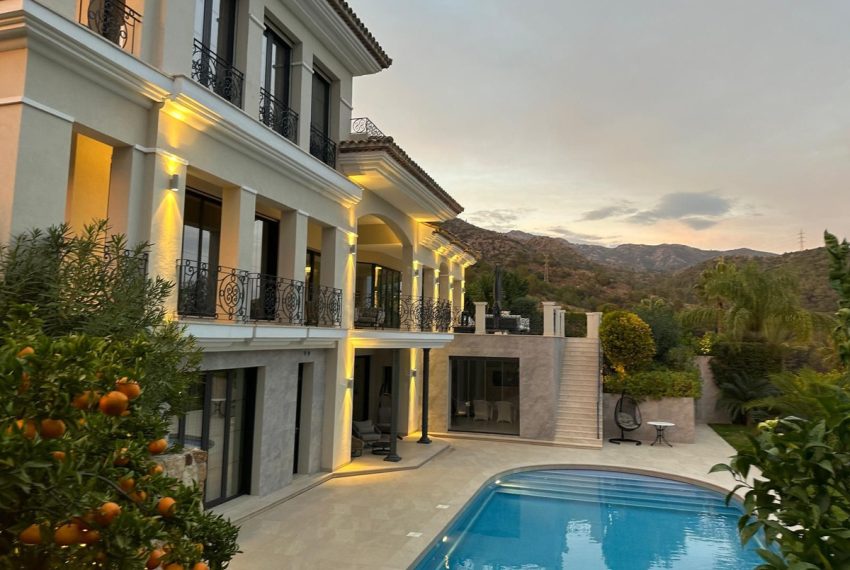 R5210887-Villa-For-Sale-Sierra-Blanca-Detached-6-Beds-975-Built