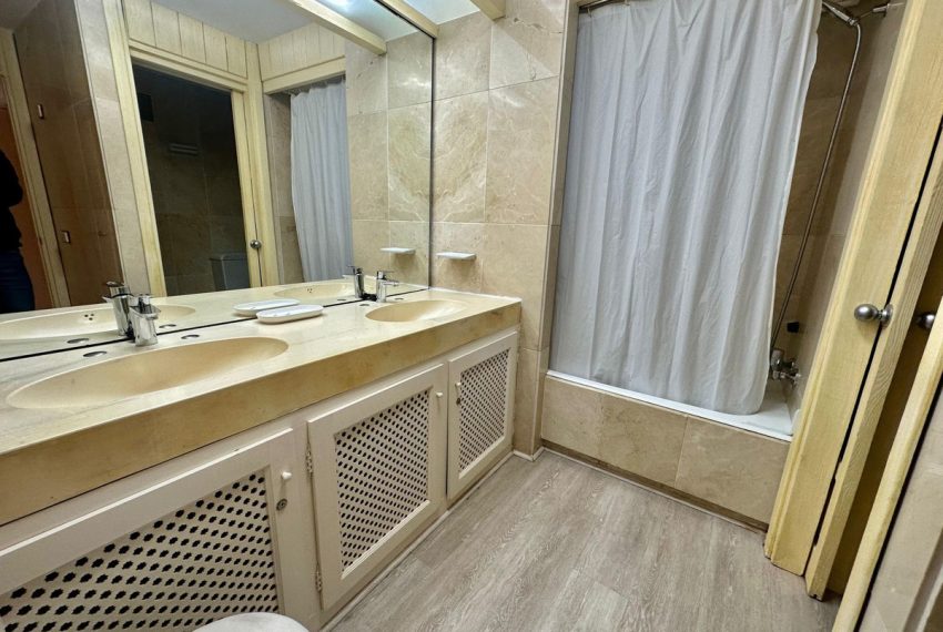 R5210893-Apartment-For-Sale-Puerto-Banus-Ground-Floor-4-Beds-220-Built-12