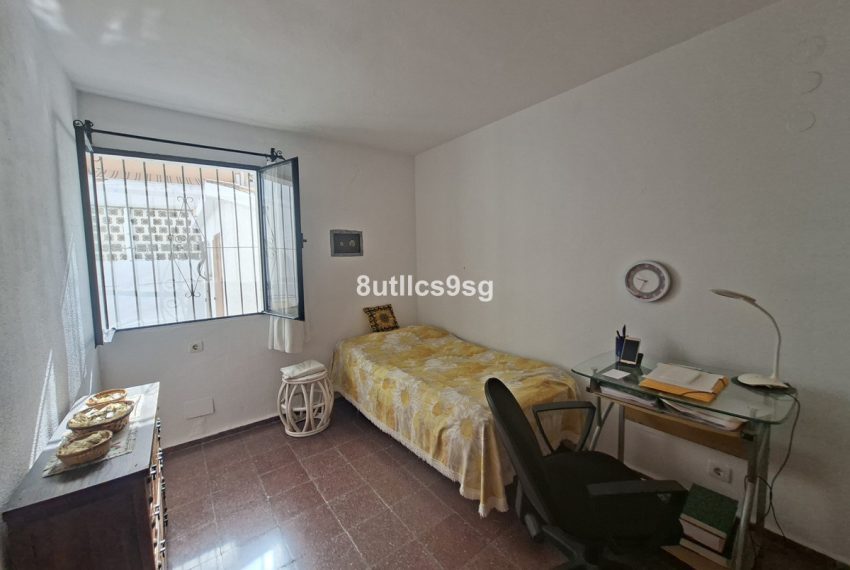 R5211145-Villa-For-Sale-La-Campana-Detached-2-Beds-67-Built-18