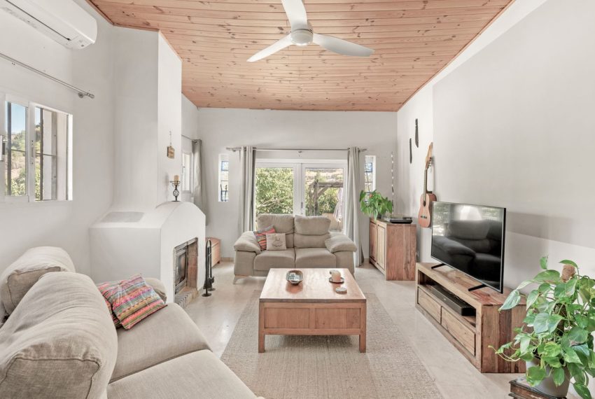 R5211544-Villa-For-Sale-Estepona-Finca-3-Beds-178-Built-4