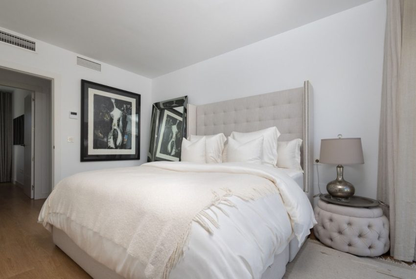 R5211922-Villa-For-Sale-Calahonda-Semi-Detached-4-Beds-264-Built-16