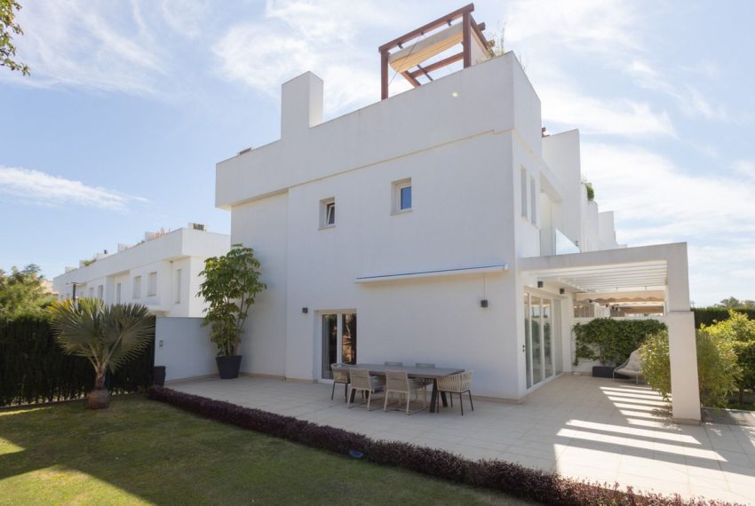 R5211922-Villa-For-Sale-Calahonda-Semi-Detached-4-Beds-264-Built-2