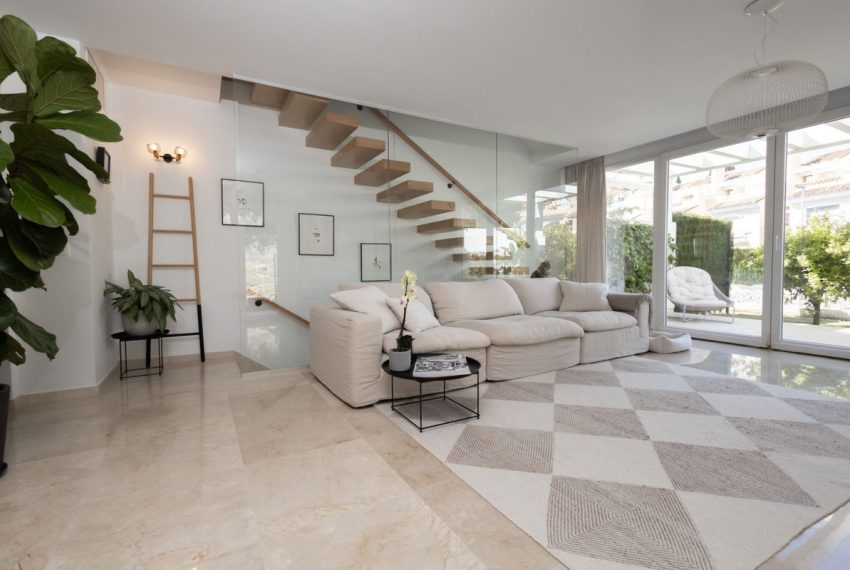 R5211922-Villa-For-Sale-Calahonda-Semi-Detached-4-Beds-264-Built-3