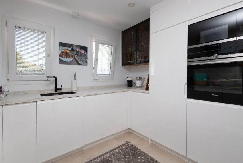 R5211922-Villa-For-Sale-Calahonda-Semi-Detached-4-Beds-264-Built-4