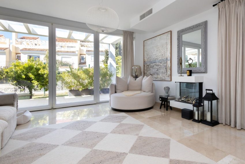 R5211922-Villa-For-Sale-Calahonda-Semi-Detached-4-Beds-264-Built-7