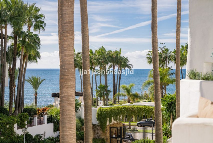 R5211937-Apartment-For-Sale-The-Golden-Mile-Middle-Floor-Apartment-3-Beds-136-Built-1