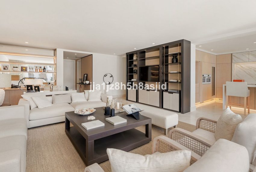 R5211937-Apartment-For-Sale-The-Golden-Mile-Middle-Floor-Apartment-3-Beds-136-Built-11