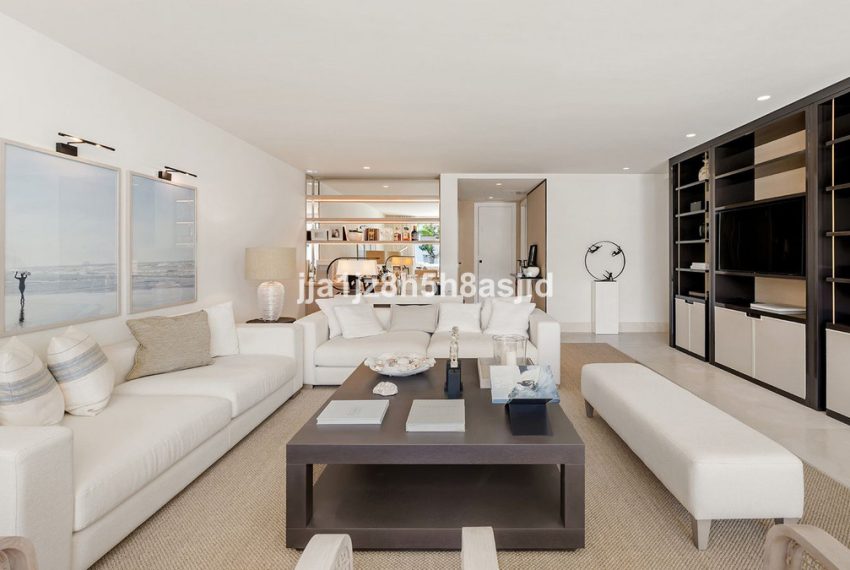 R5211937-Apartment-For-Sale-The-Golden-Mile-Middle-Floor-Apartment-3-Beds-136-Built-14