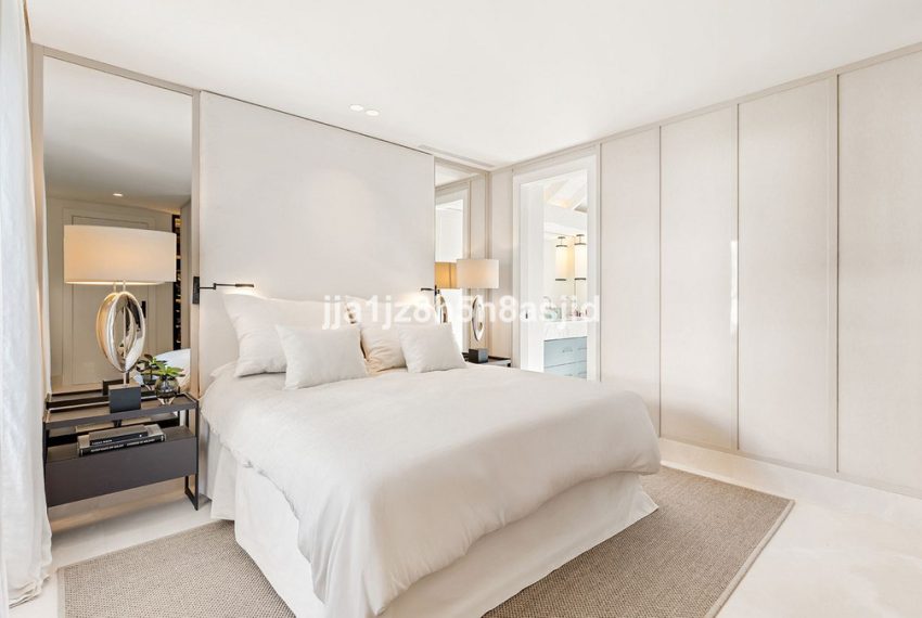 R5211937-Apartment-For-Sale-The-Golden-Mile-Middle-Floor-Apartment-3-Beds-136-Built-19