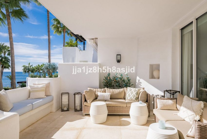 R5211937-Apartment-For-Sale-The-Golden-Mile-Middle-Floor-Apartment-3-Beds-136-Built-7