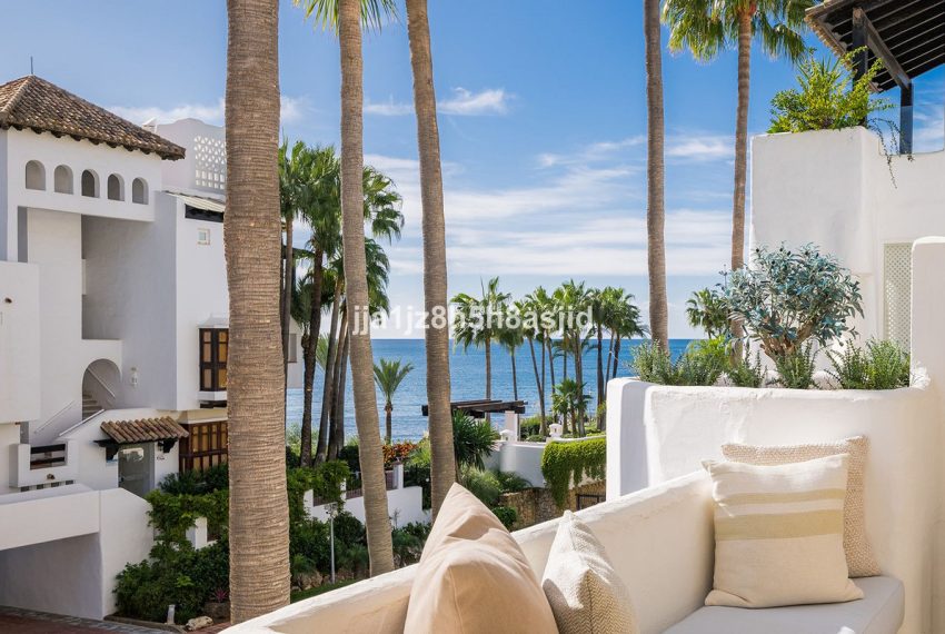 R5211937-Apartment-For-Sale-The-Golden-Mile-Middle-Floor-Apartment-3-Beds-136-Built