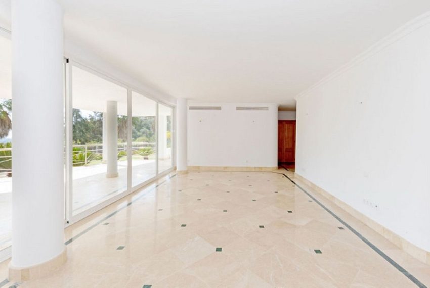 R5212264-Villa-For-Sale-Los-Almendros-Detached-5-Beds-1383-Built-4