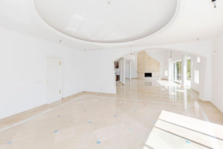 R5212264-Villa-For-Sale-Los-Almendros-Detached-5-Beds-1383-Built-6