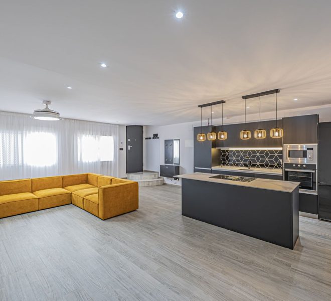 R5212288-Image 1-Ground Floor - 2 Beds - 83 Built