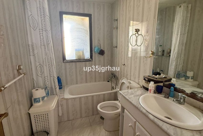 R5212351-Apartment-For-Sale-Estepona-Penthouse-4-Beds-140-Built-8