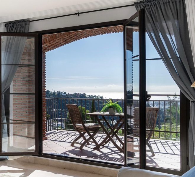 R5212417-Image 1-Middle Floor - 2 Beds - 95 Built