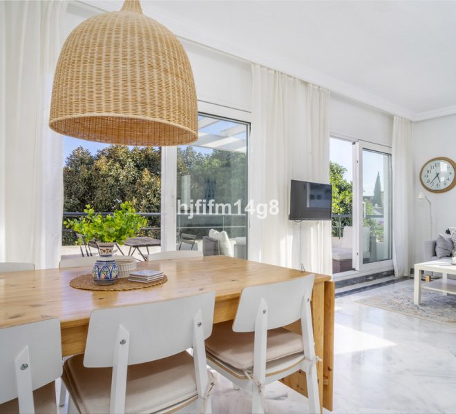 R5212882-Image 1-Middle Floor - 2 Beds - 81 Built