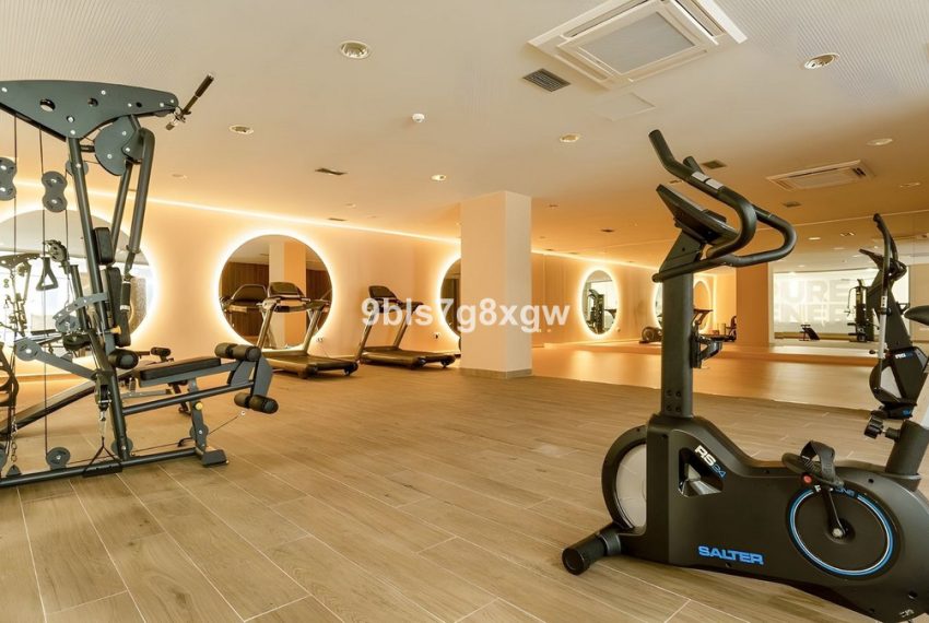 R5213629-Apartment-For-Sale-New-Golden-Mile-Penthouse-3-Beds-125-Built-14