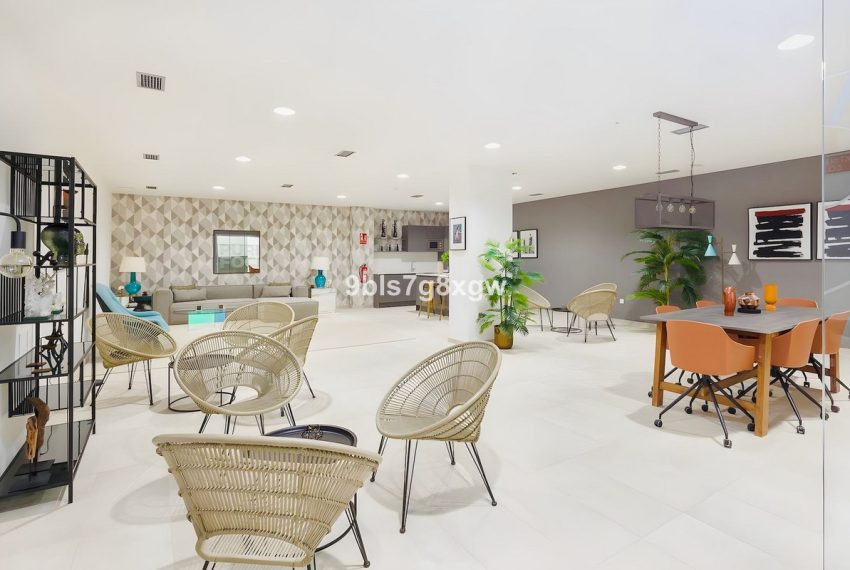 R5213629-Apartment-For-Sale-New-Golden-Mile-Penthouse-3-Beds-125-Built-15