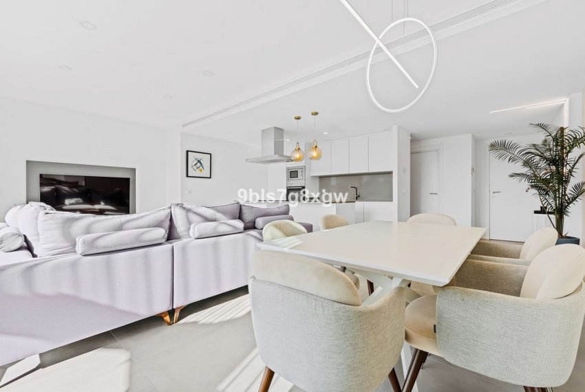 R5213629-Apartment-For-Sale-New-Golden-Mile-Penthouse-3-Beds-125-Built-17