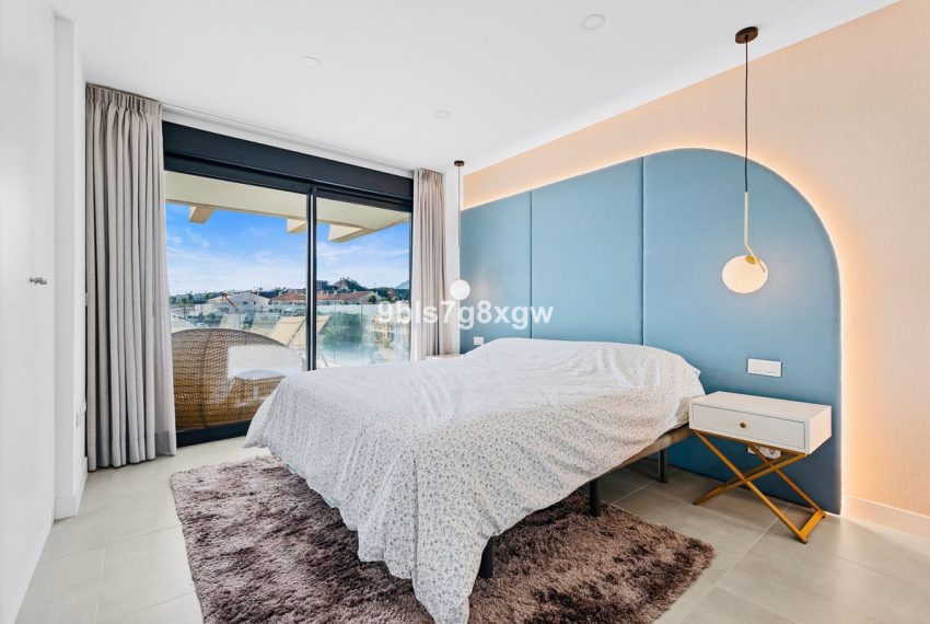 R5213629-Apartment-For-Sale-New-Golden-Mile-Penthouse-3-Beds-125-Built-6